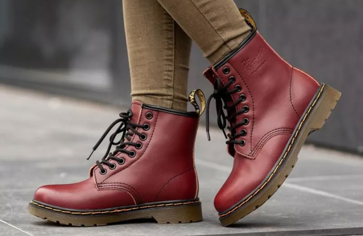 Dr martens cherry red herren best sale